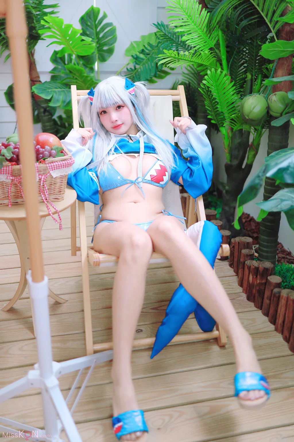 Coser@慕慕Momo: 鲨鱼制服 Gura (57 photos + 1 video)
