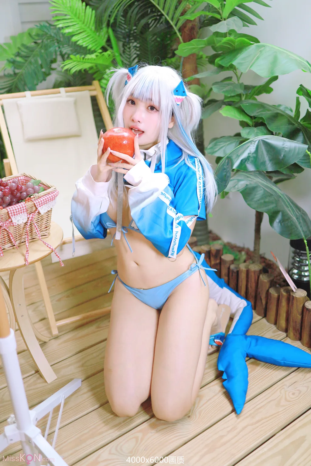 Coser@慕慕Momo: 鲨鱼制服 Gura (57 photos + 1 video) – Page 4