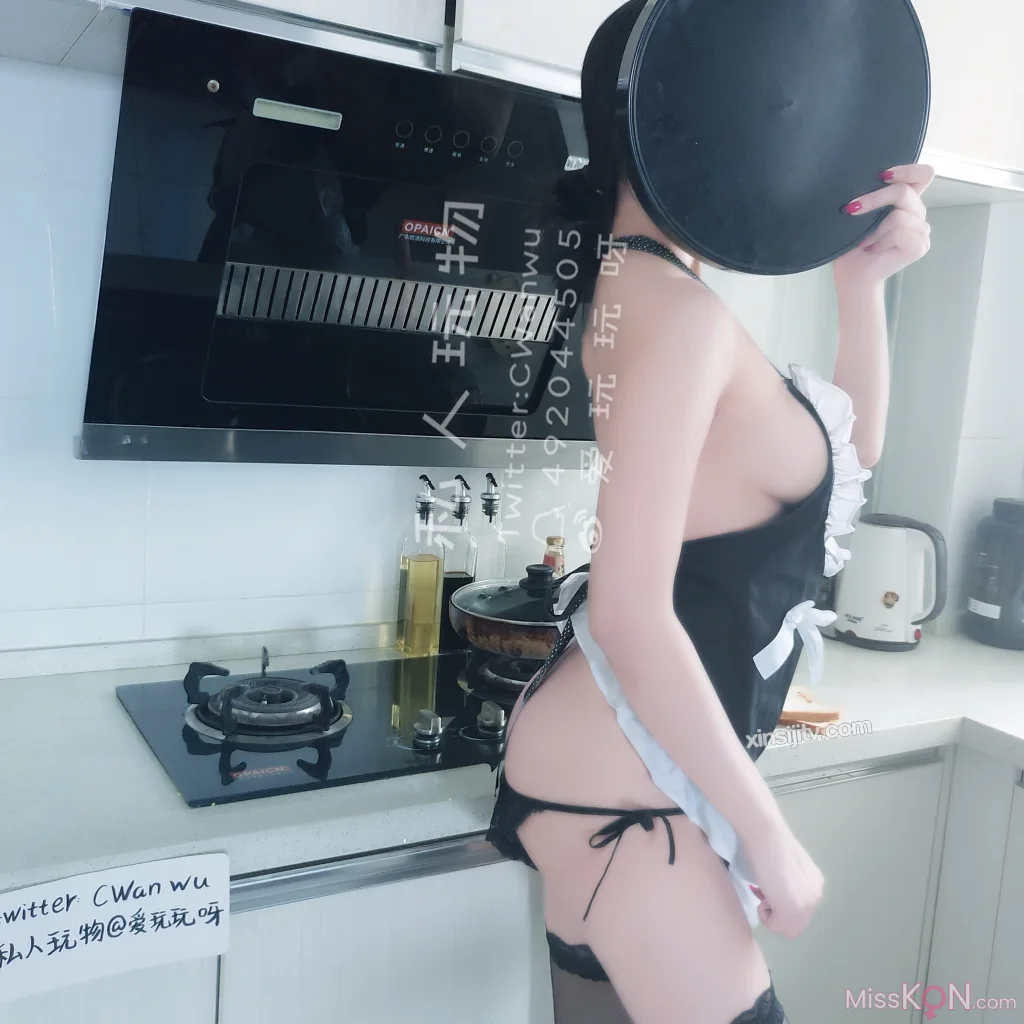 Coser@私人玩物: 性感女仆厨娘 (38 photos + 2 videos)