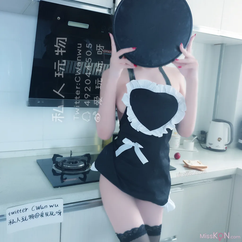 Coser@私人玩物: 性感女仆厨娘 (38 photos + 2 videos)