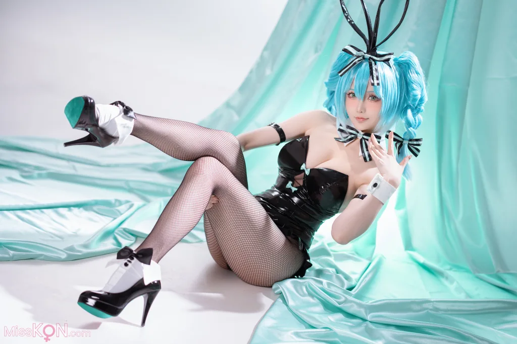 Coser@星之迟迟Hoshilily: 初音未来 兔女郎 (44 photos + 1 video) – Page 2