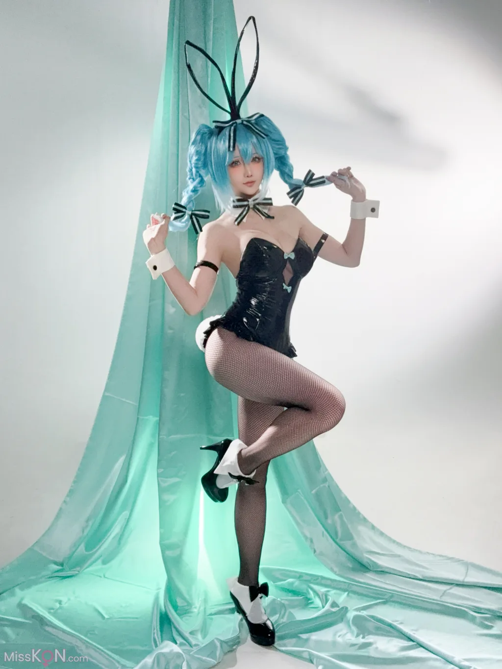 Coser@星之迟迟Hoshilily: 初音未来 兔女郎 (44 photos + 1 video) – Page 2
