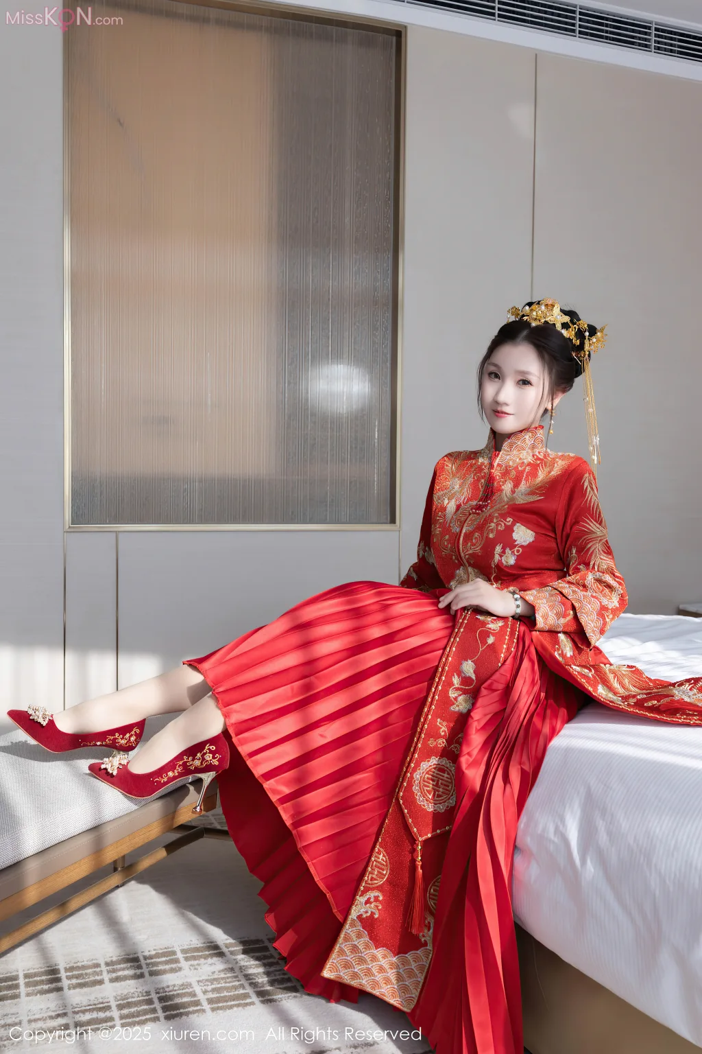 XIUREN No.9811 – 9825 (1215 photos)