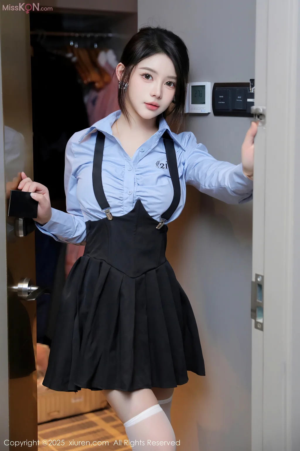 XIUREN No.9811 – 9825 (1215 photos) – Page 9