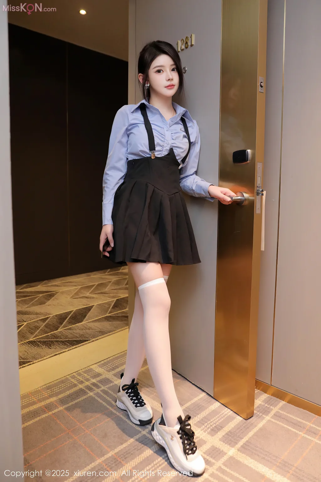 XIUREN No.9811 – 9825 (1215 photos) – Page 9