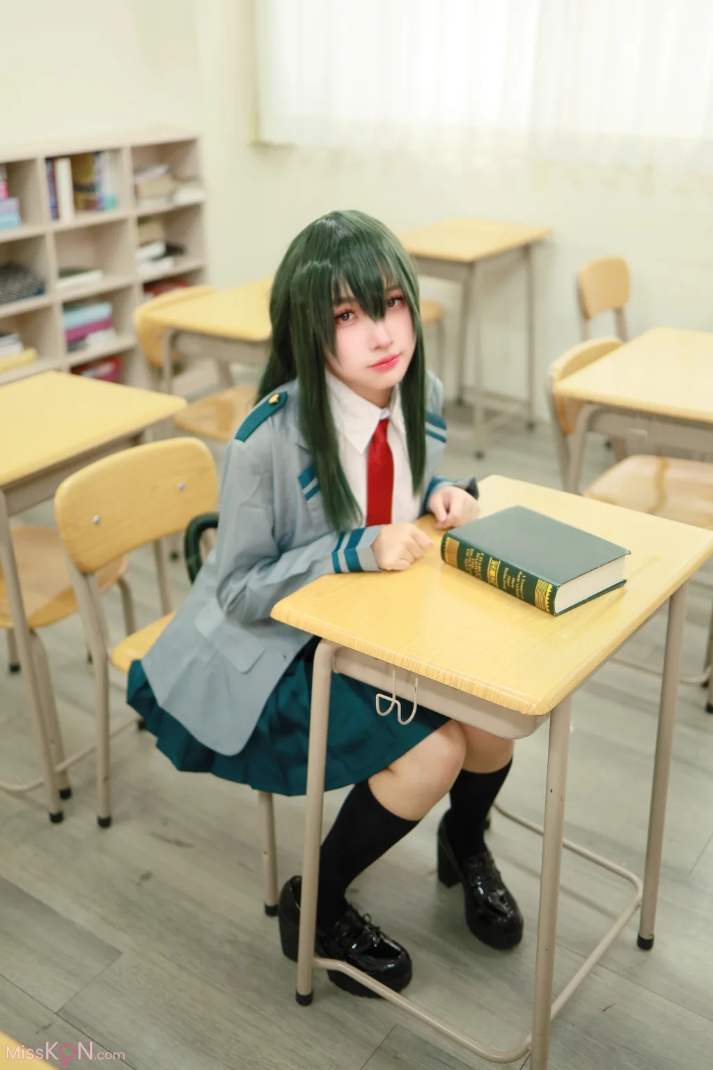 Coser@慕慕Momo: 蛙吹梅雨 學生服 Asui Tsuyu (27 photos)