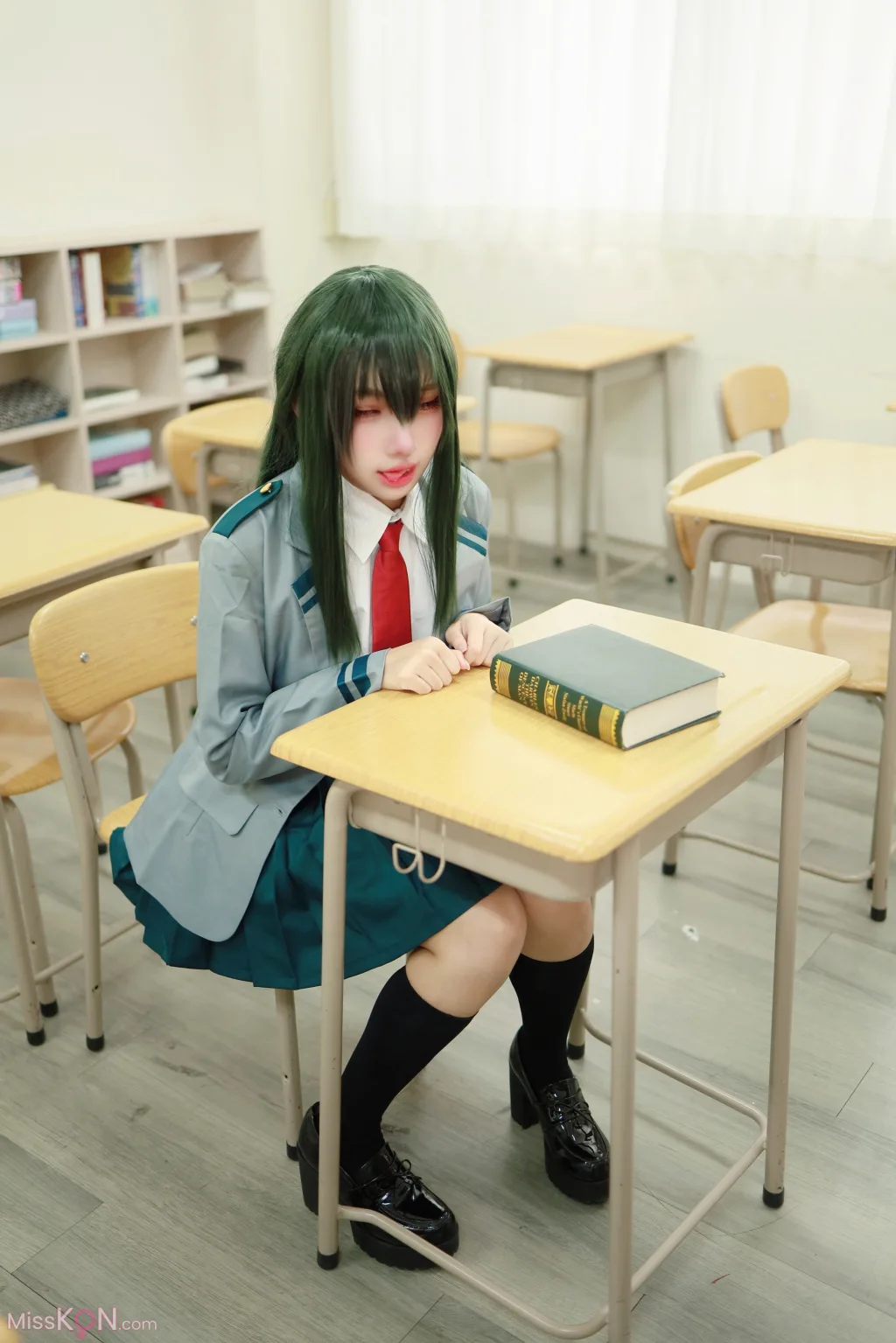 Coser@慕慕Momo: 蛙吹梅雨 學生服 Asui Tsuyu (27 photos)