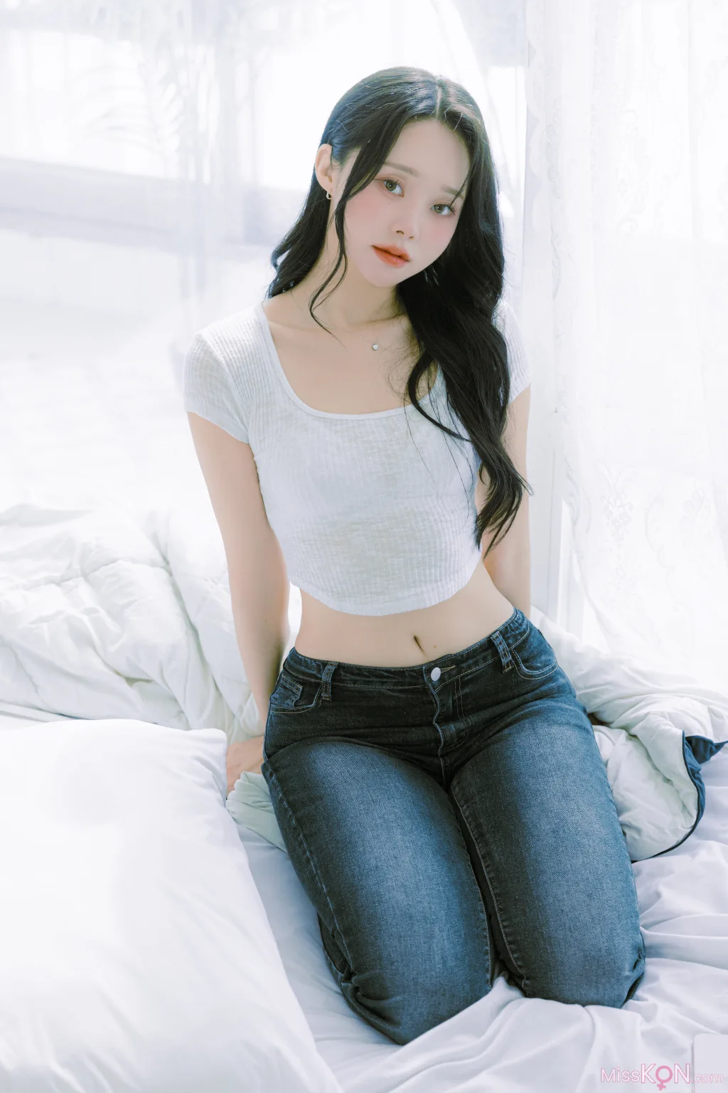 Inah (이나): Blooming Day (87 photos)