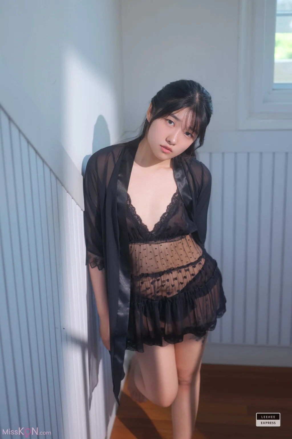[LE] LEBE-209: Sonson (손손) (66 photos)