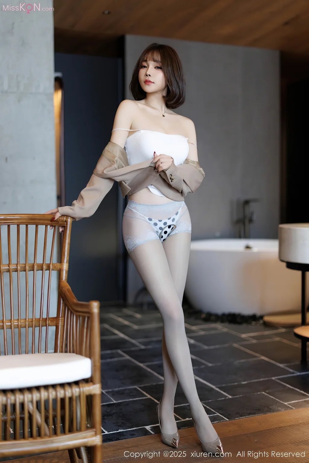 XIUREN No.9841 – 9855 (1205 photos) – Page 4