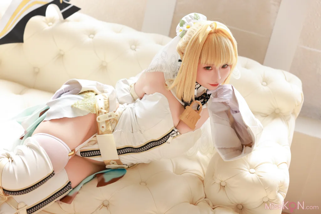 Coser@G44不会受伤: 尼禄花嫁 (43 photos)