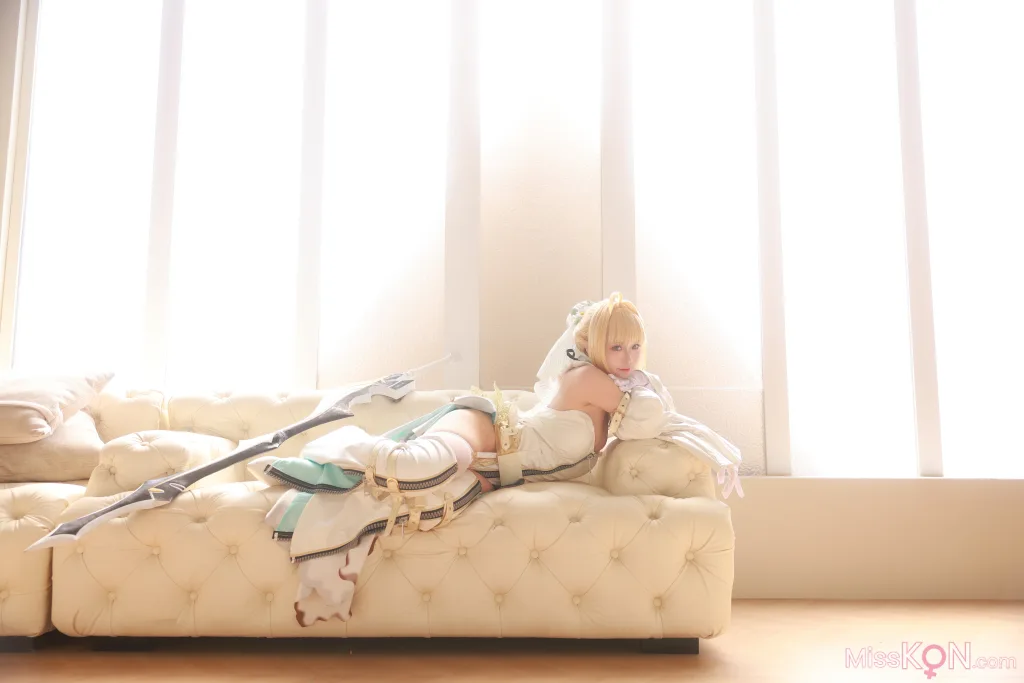 Coser@G44不会受伤: 尼禄花嫁 (43 photos)