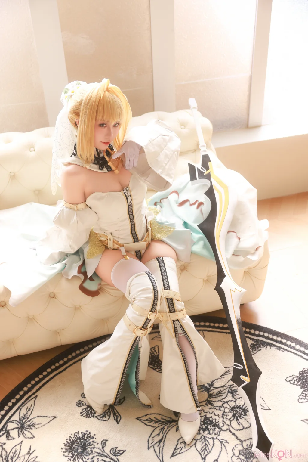 Coser@G44不会受伤: 尼禄花嫁 (43 photos)