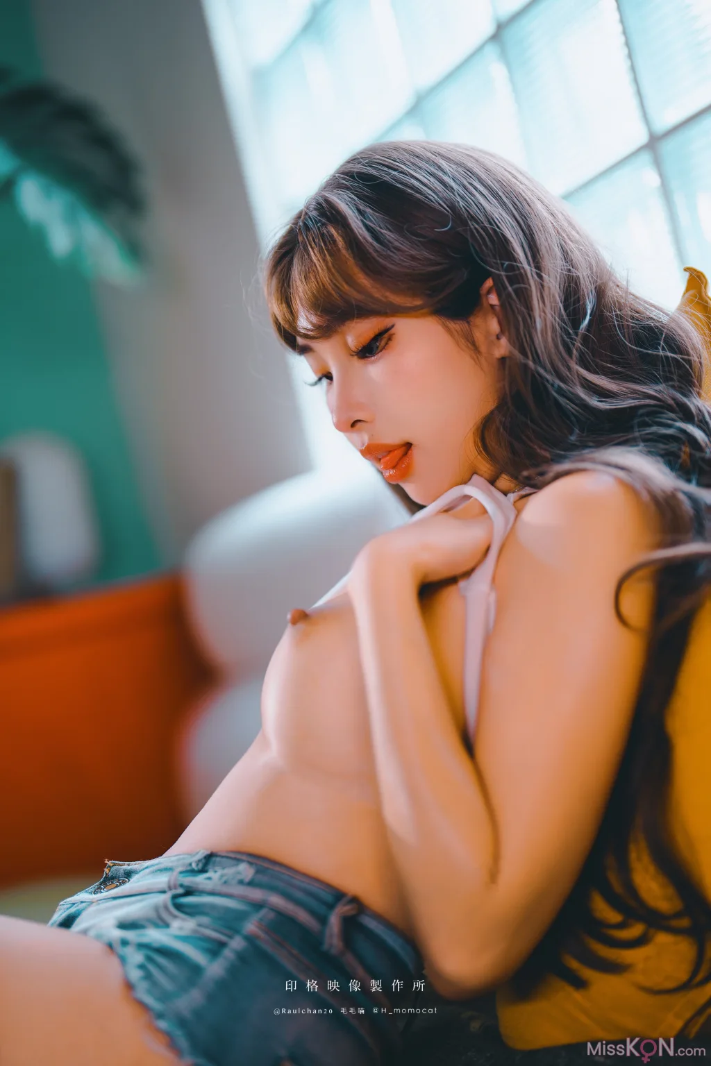 Coser@慕慕Momo: 新婚後不斷誘惑我的妻子 (57 photos)
