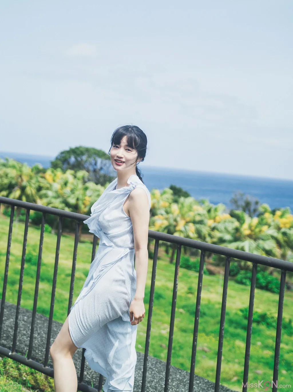 [JP] Arisa Deguchi (出口亞梨沙): 写真集 Ｅｓｓｅｎｃｅ (116 photos)