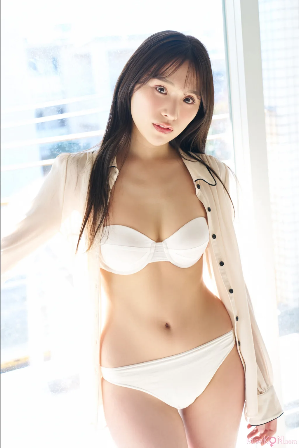 [JP] Ayaka Hidaritomo (左伴彩佳): Ｌｅｆｔ　ｖｏｌ．１　ＦＲＩＤＡＹデジタル写真集 (36 photos) – Page 2