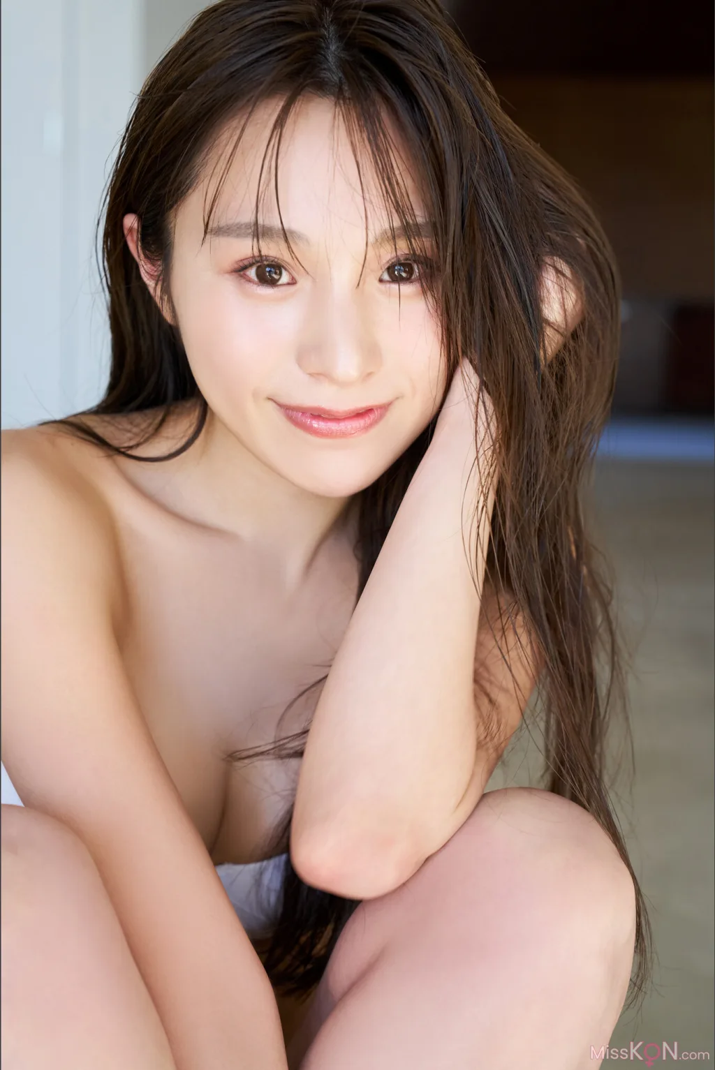 [JP] Ayaka Hidaritomo (左伴彩佳): Ｌｅｆｔ　ｖｏｌ．１　ＦＲＩＤＡＹデジタル写真集 (36 photos) – Page 3