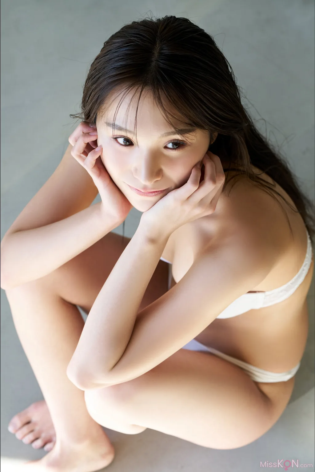 [JP] Ayaka Hidaritomo (左伴彩佳): Ｌｅｆｔ　ｖｏｌ．１　ＦＲＩＤＡＹデジタル写真集 (36 photos) – Page 3