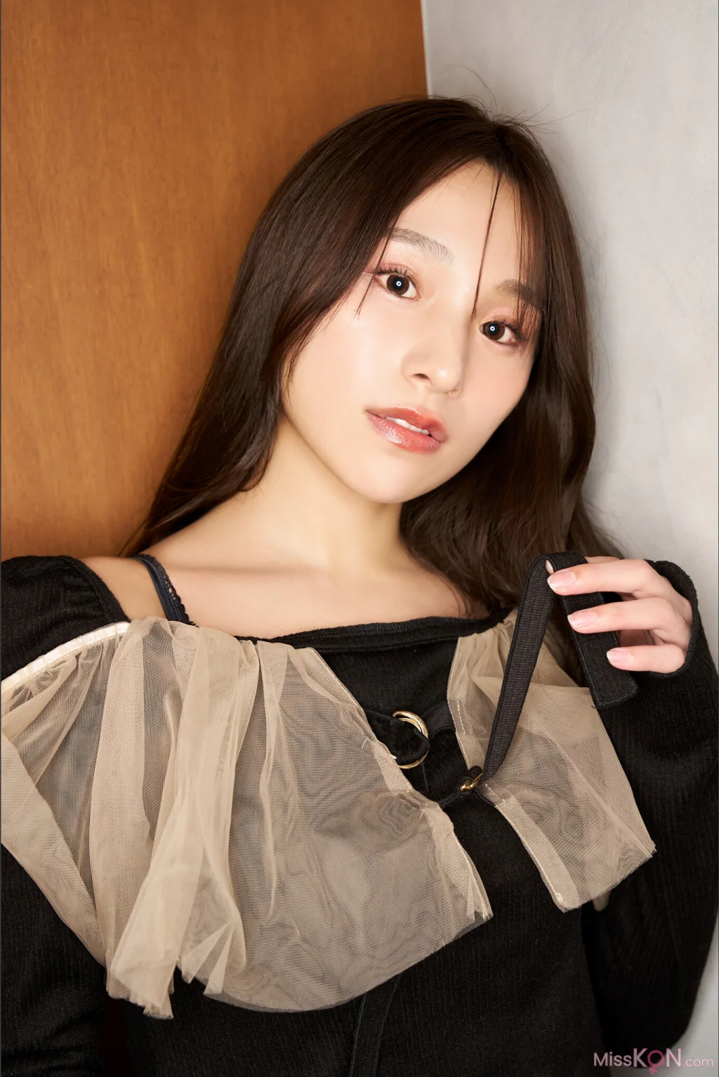 [JP] Ayaka Hidaritomo (左伴彩佳): Ｌｅｆｔ　ｖｏｌ．１　ＦＲＩＤＡＹデジタル写真集 (36 photos) – Page 3