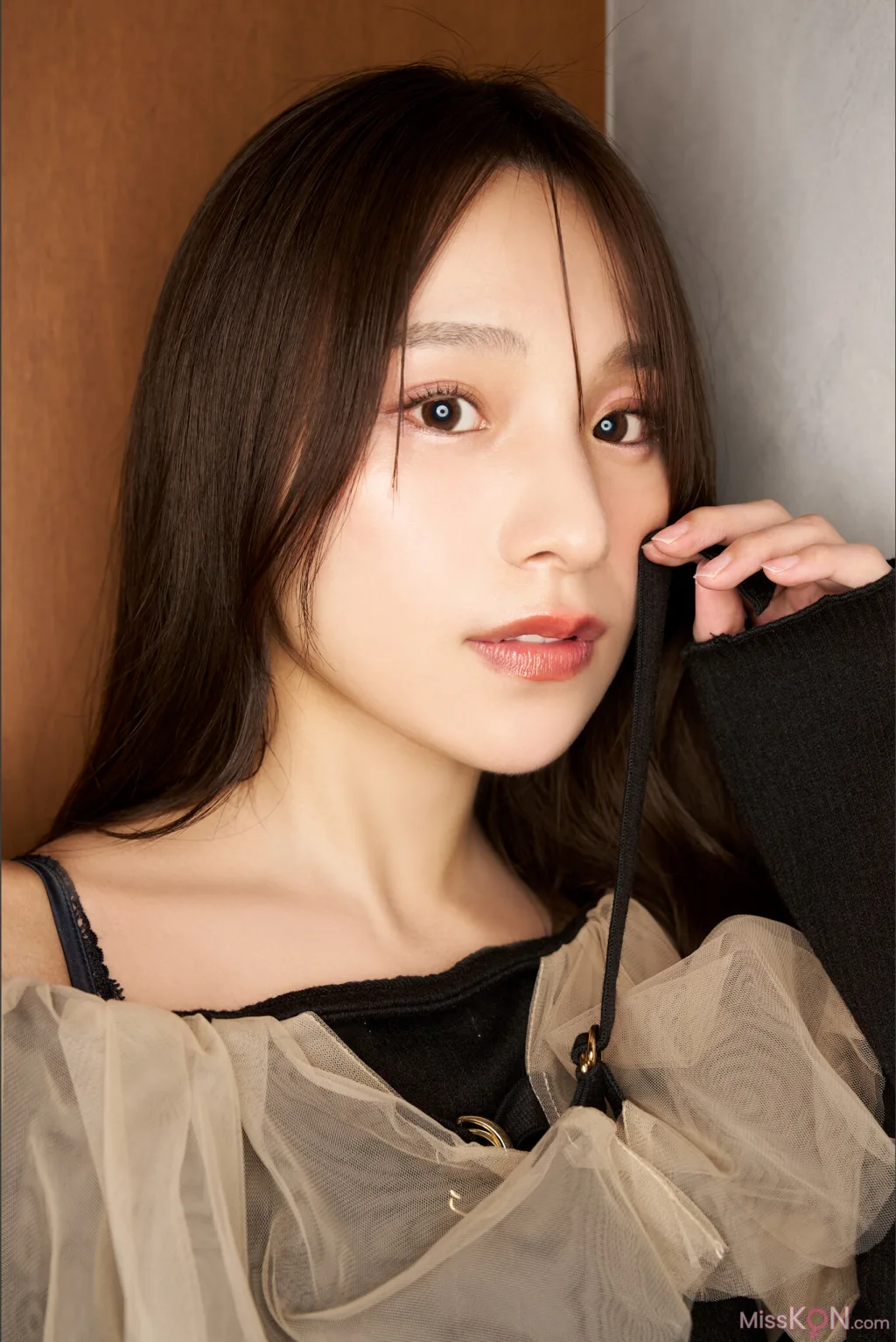 [JP] Ayaka Hidaritomo (左伴彩佳): Ｌｅｆｔ　ｖｏｌ．１　ＦＲＩＤＡＹデジタル写真集 (36 photos) – Page 3