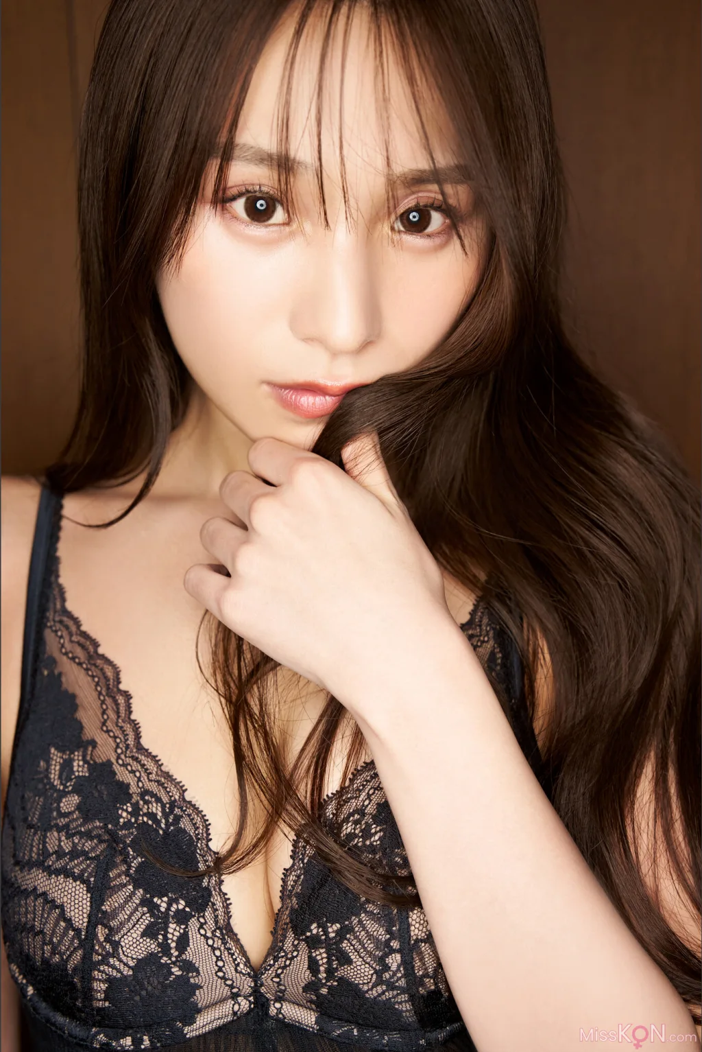 [JP] Ayaka Hidaritomo (左伴彩佳): Ｌｅｆｔ　ｖｏｌ．１　ＦＲＩＤＡＹデジタル写真集 (36 photos) – Page 3