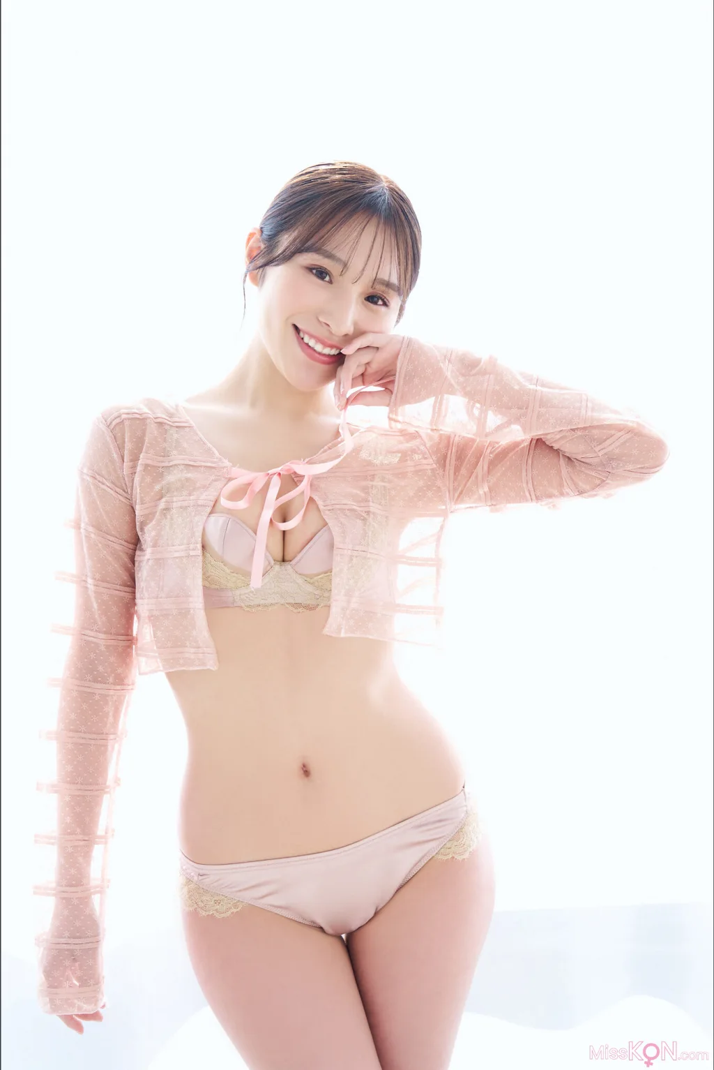 [JP] Ayaka Hidaritomo (左伴彩佳): Ｌｅｆｔ　ｖｏｌ．２　１００ページ豪華版　ＦＲＩＤＡＹデジタル写真集 (78 photos) – Page 2
