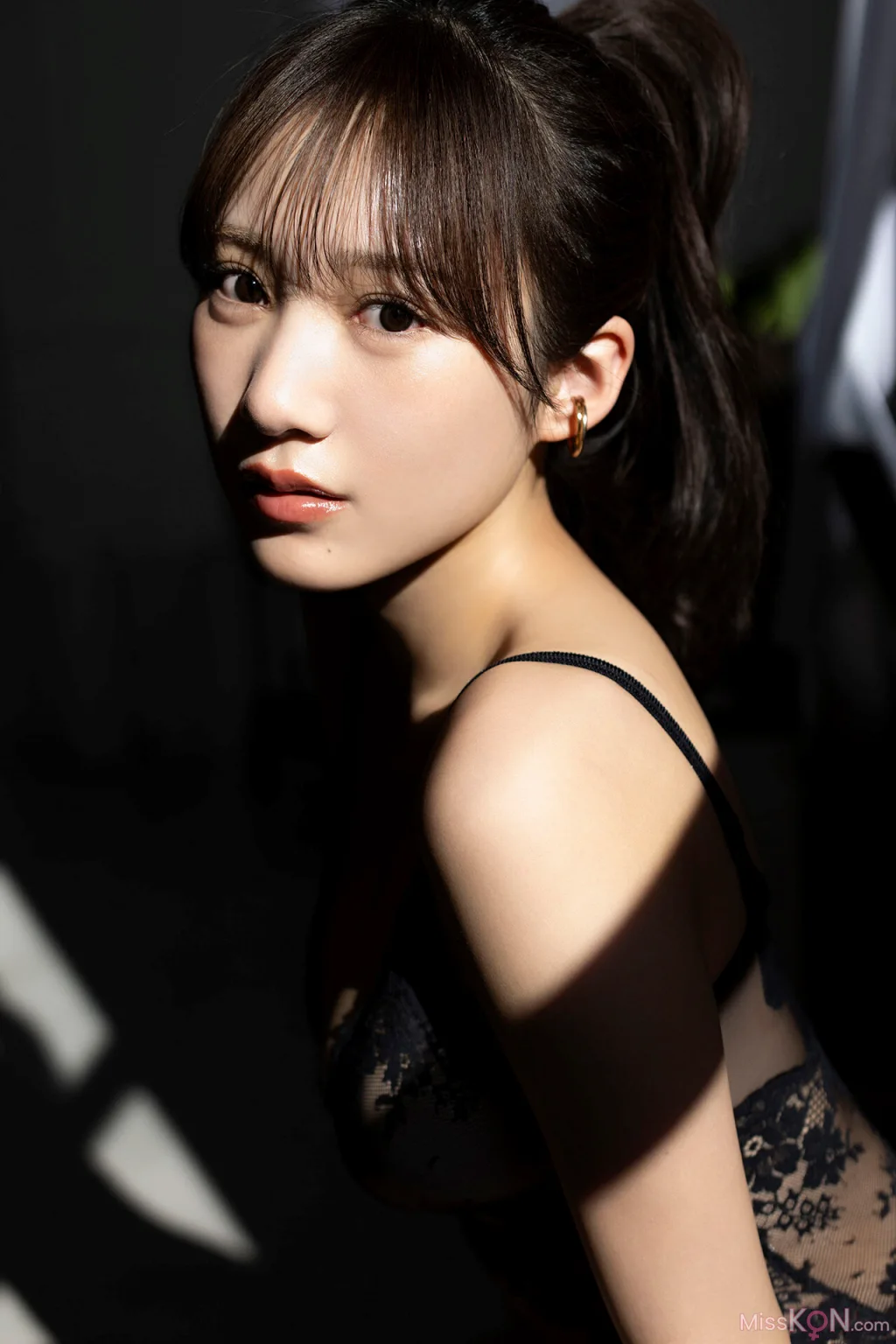 [JP] Yokono Sumire (横野すみれ): FLASHデジタル写真集 どこ見てるの？ (67 photos) – Page 3