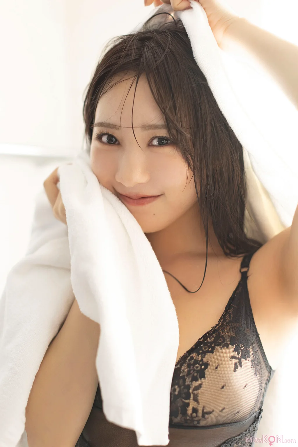 [JP] Yokono Sumire (横野すみれ): FLASHデジタル写真集 どこ見てるの？ (67 photos) – Page 3