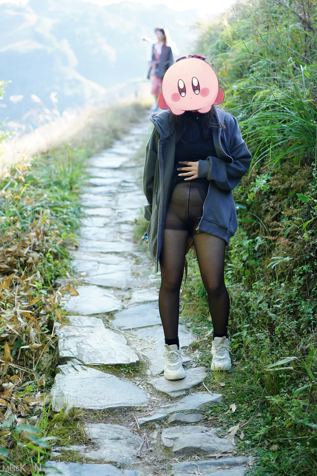 蹲蹲王(dundunyiyayo): 户外露出福利姬 蹲蹲王奇遇记 (86 photos + 14 videos) – Page 2