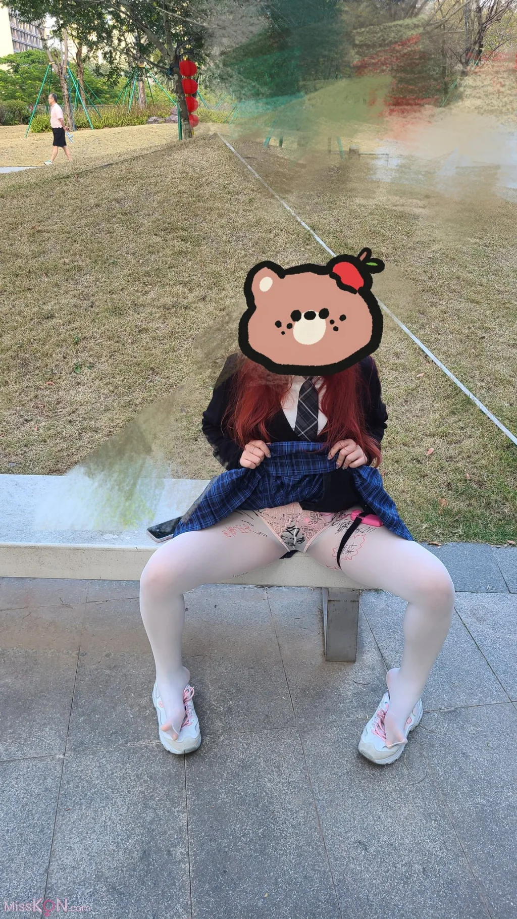 蹲蹲王(dundunyiyayo): 户外露出福利姬 蹲蹲王奇遇记 (86 photos + 14 videos) – Page 2