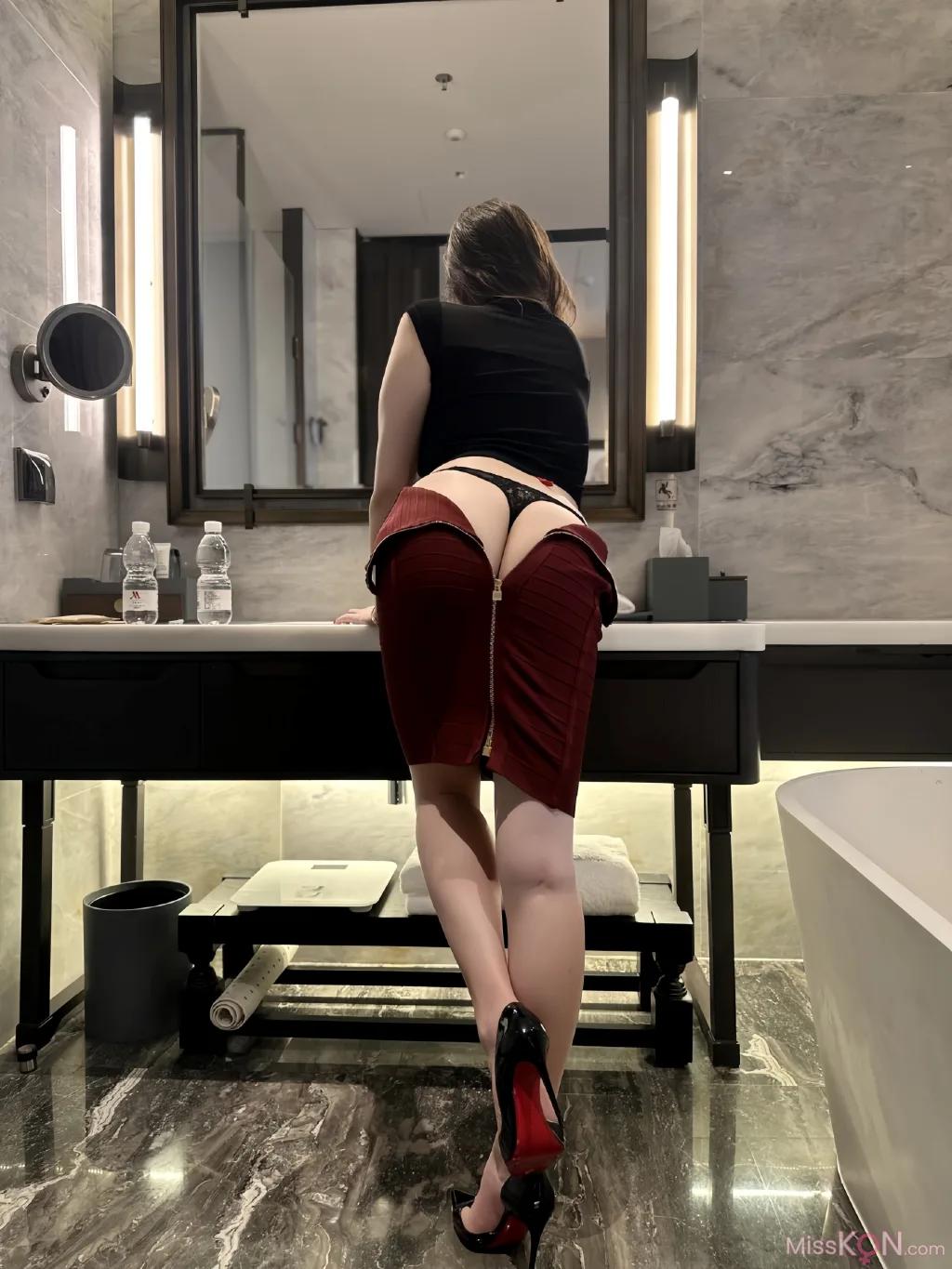 可可西yyy: 蒙面女侠红色包臀裙 (48 photos + 3 videos)