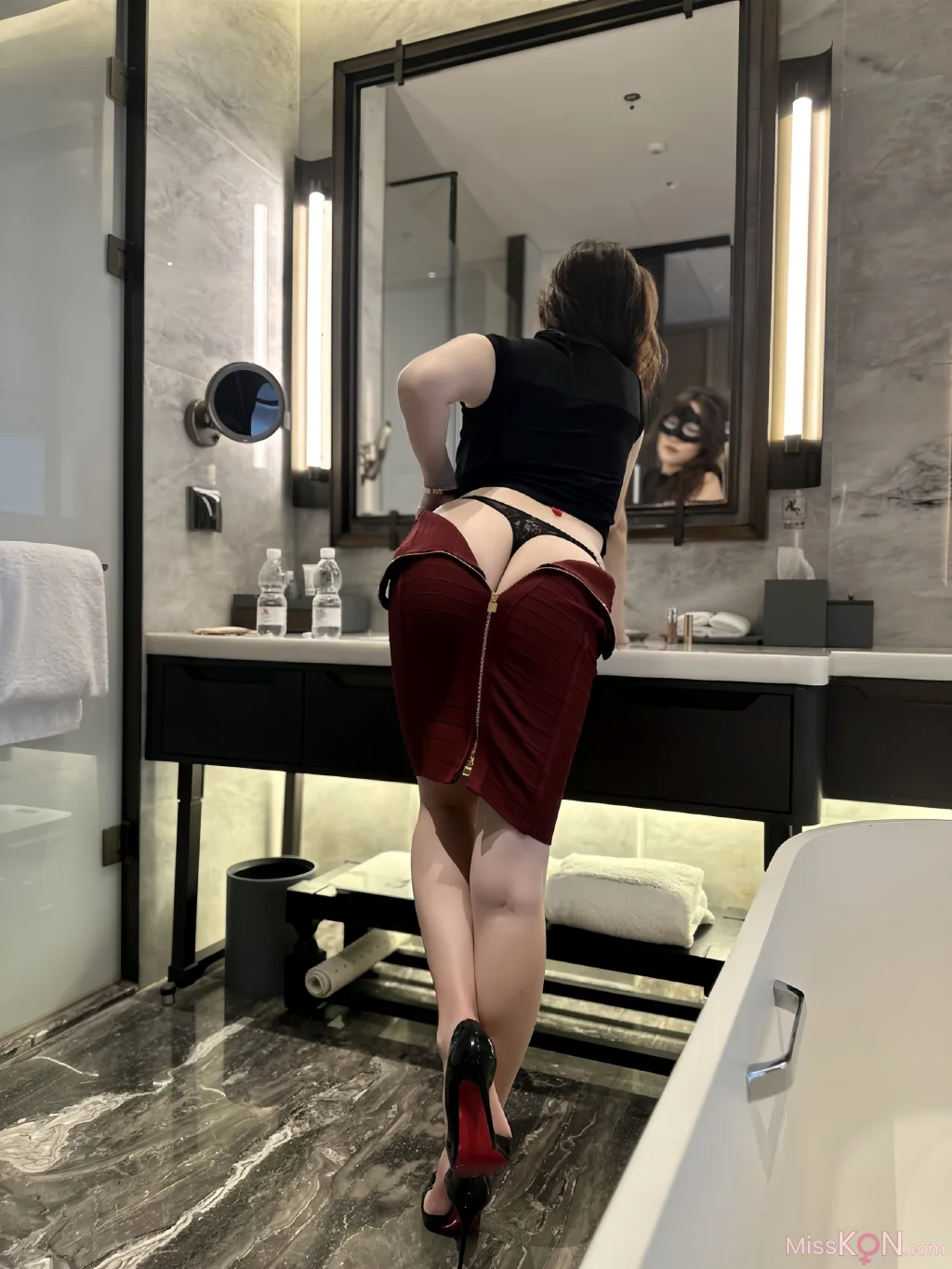 可可西yyy: 蒙面女侠红色包臀裙 (48 photos + 3 videos)
