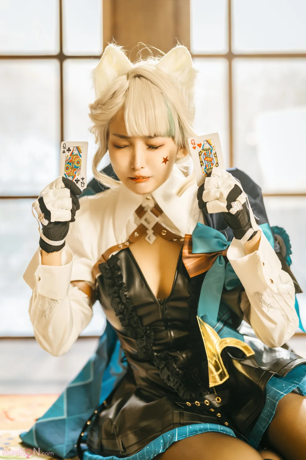 Coser@慕慕Momo: 原神 Genshin 琳妮特的色情魔術 室内 (56 photos)