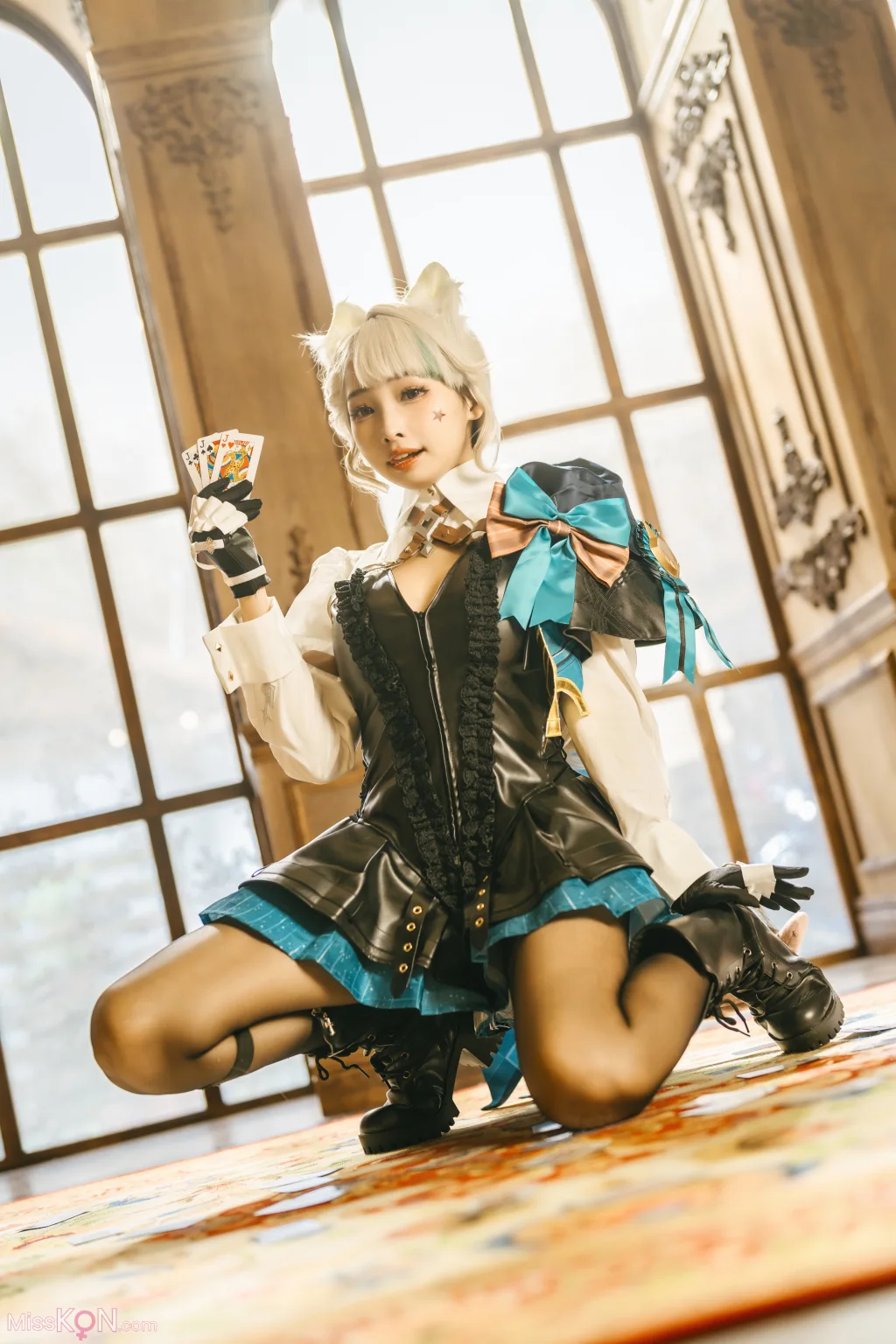Coser@慕慕Momo: 原神 Genshin 琳妮特的色情魔術 室内 (56 photos)