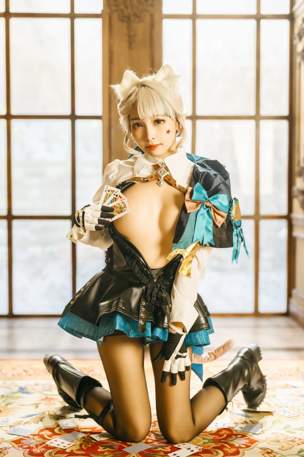Coser@慕慕Momo: 原神 Genshin 琳妮特的色情魔術 室内 (56 photos)