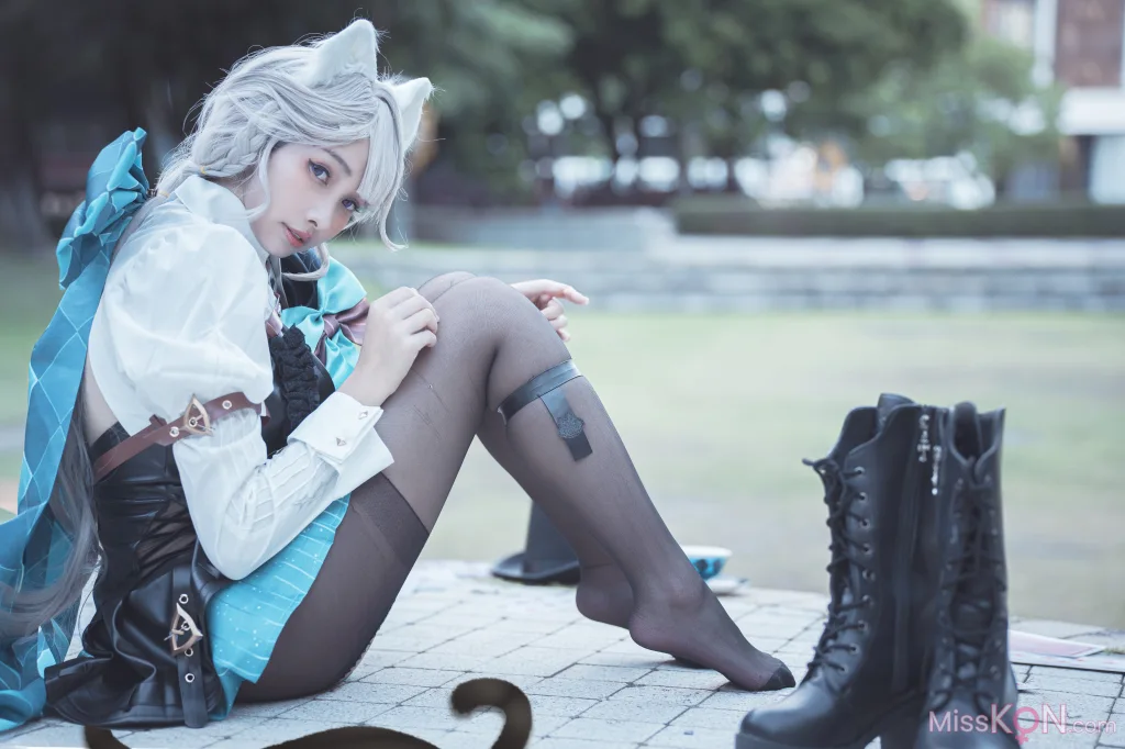 Coser@慕慕Momo: 原神 Genshin 琳妮特的色情魔術 室外 (34 photos)