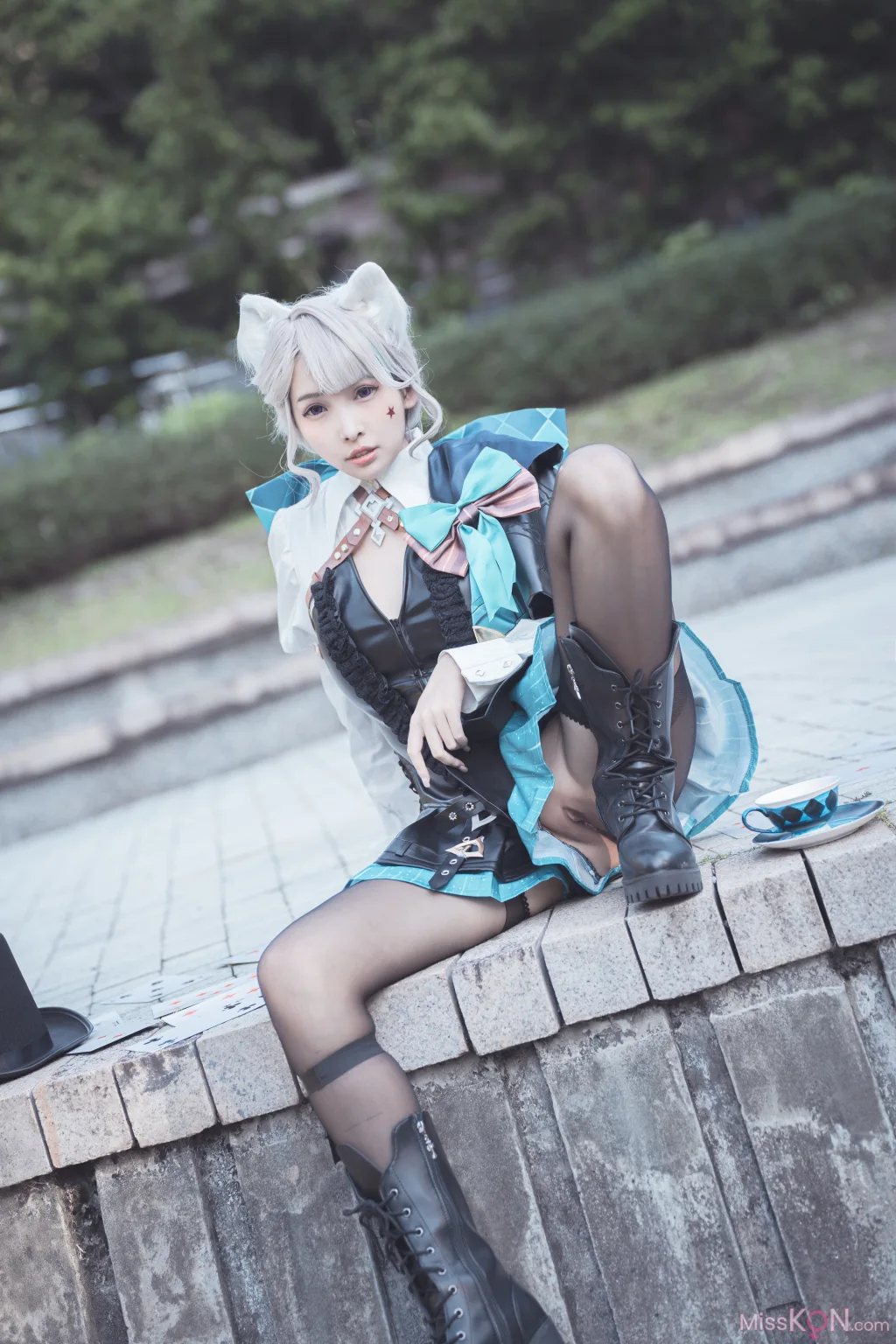 Coser@慕慕Momo: 原神 Genshin 琳妮特的色情魔術 室外 (34 photos)