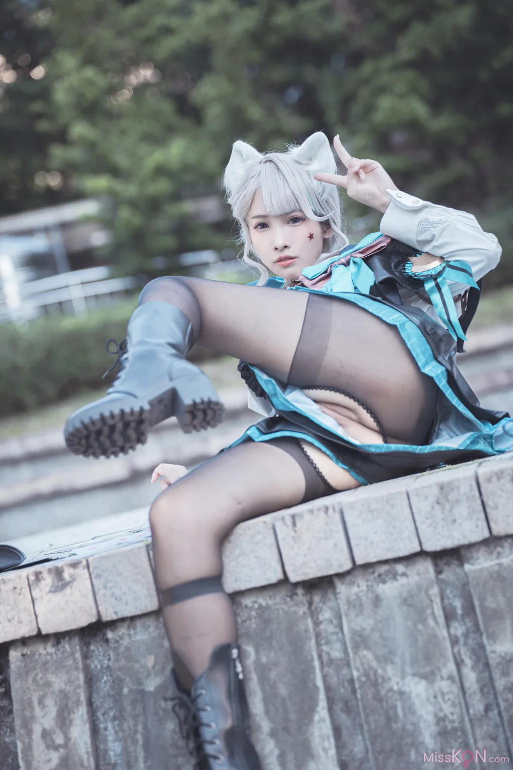 Coser@慕慕Momo: 原神 Genshin 琳妮特的色情魔術 室外 (34 photos)