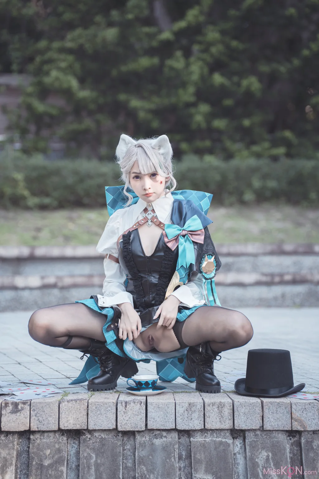 Coser@慕慕Momo: 原神 Genshin 琳妮特的色情魔術 室外 (34 photos)