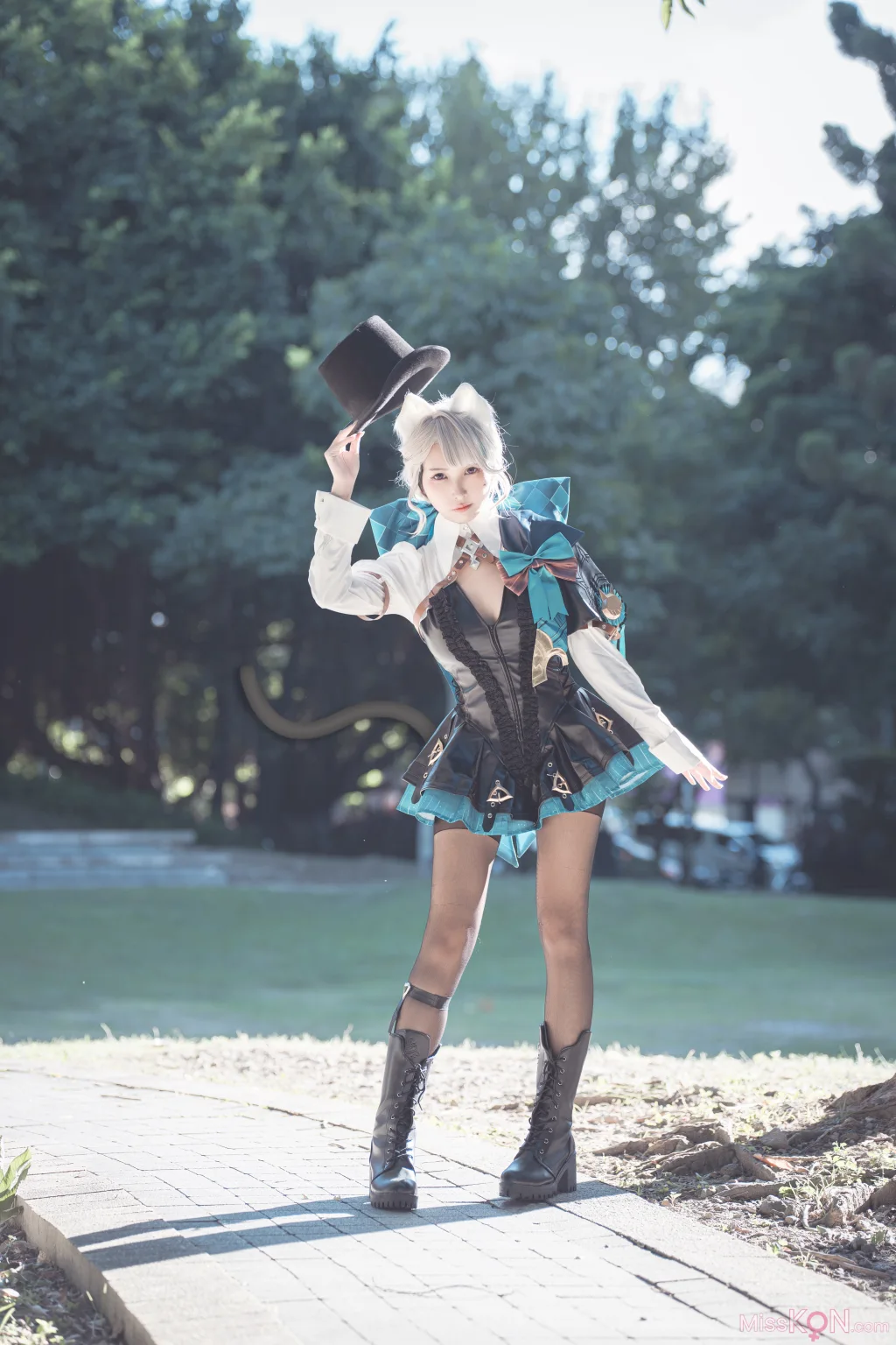 Coser@慕慕Momo: 原神 Genshin 琳妮特的色情魔術 室外 (34 photos)