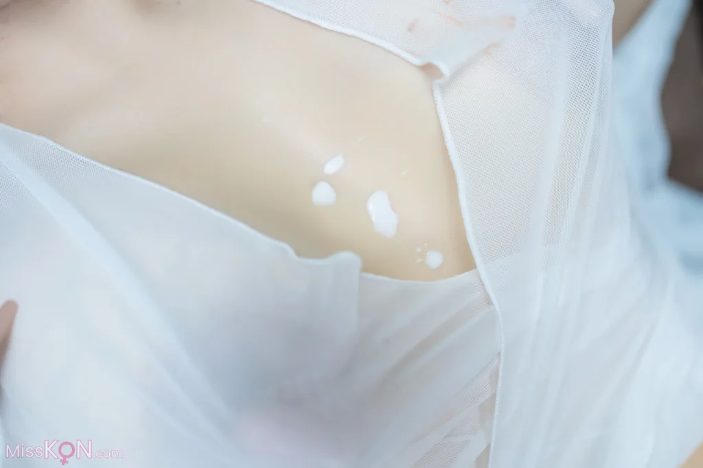 [XR Uncensored] Pan Jiaojiao (潘娇娇): R18 秀人网模特 白纱裙下的秘密 (98 photos + 6 videos)