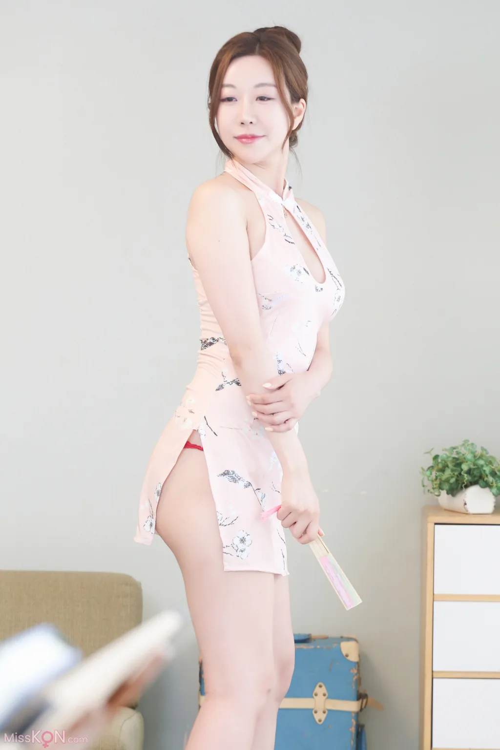 HARIN: Suspicious Beauty Salon (113 photos) – Page 4