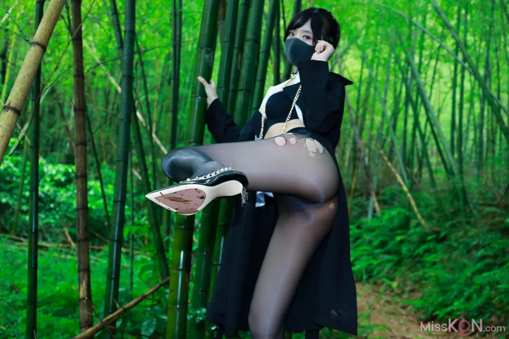 李佳: 黑百褶裙森林 (58 photos) – Page 3