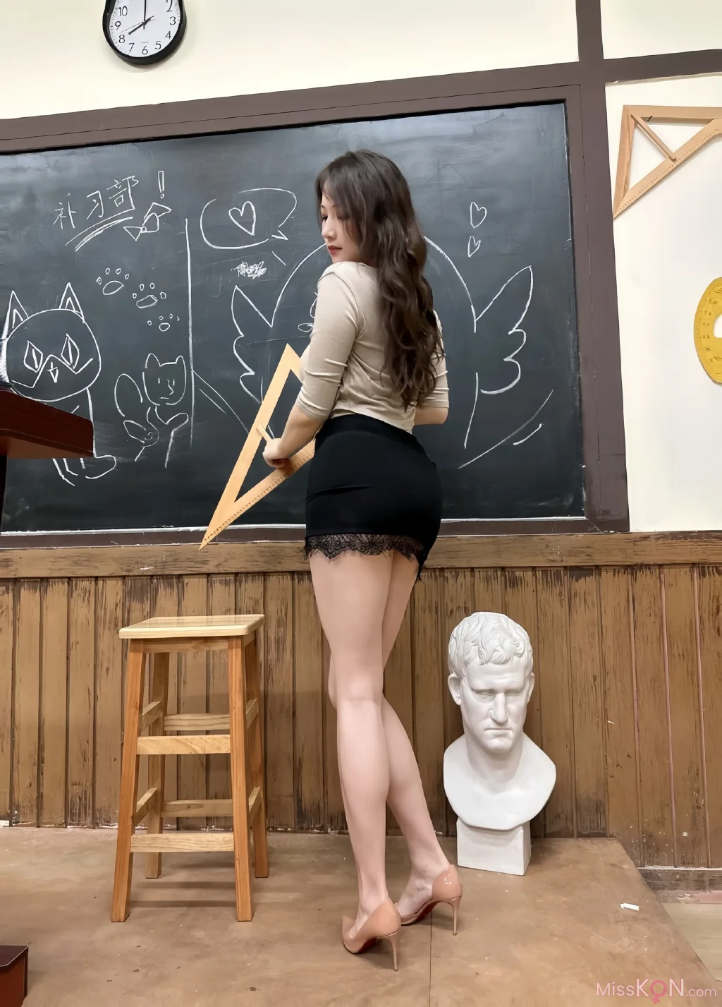 可可西yyy: 私人教师 (33 photos + 3 videos)