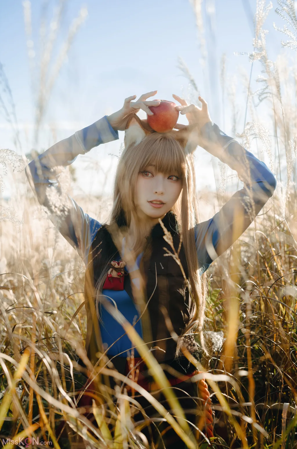 Coser@Ely_eee (ElyEE子): Soft Glow 狼與暖陽 (52 photos + 1 video)
