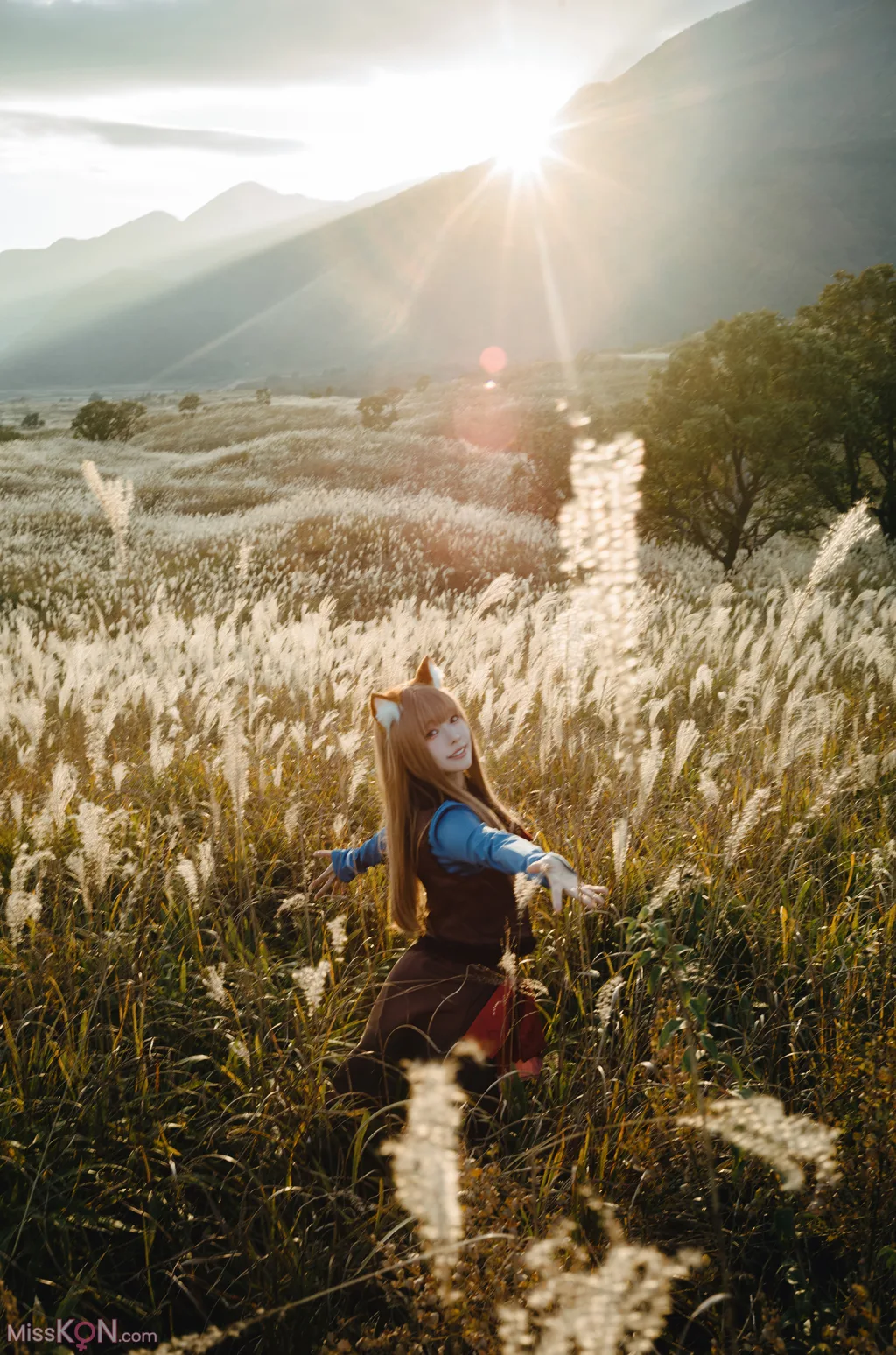 Coser@Ely_eee (ElyEE子): Soft Glow 狼與暖陽 (52 photos + 1 video) – Page 2