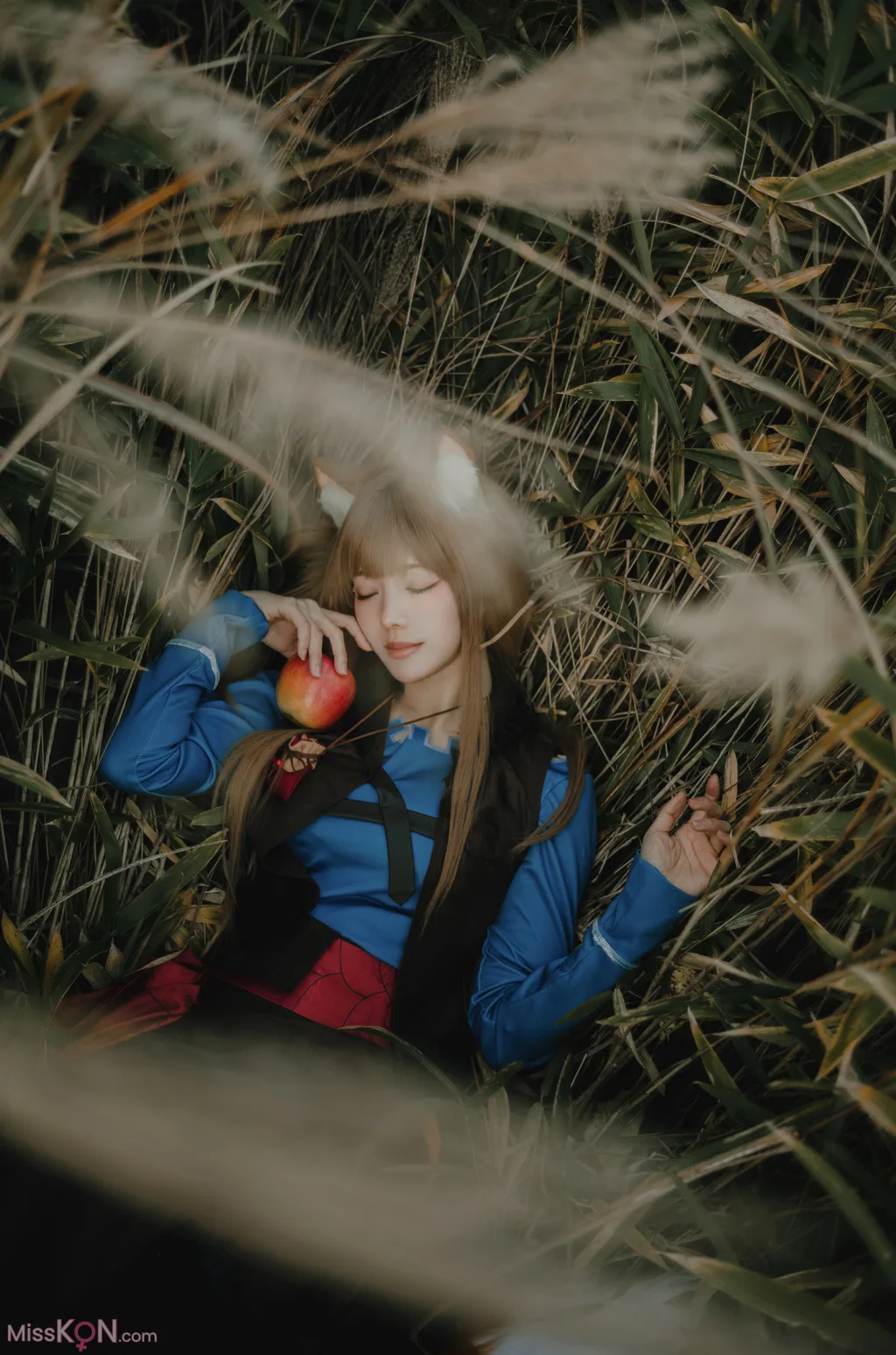 Coser@Ely_eee (ElyEE子): Soft Glow 狼與暖陽 (52 photos + 1 video) – Page 3