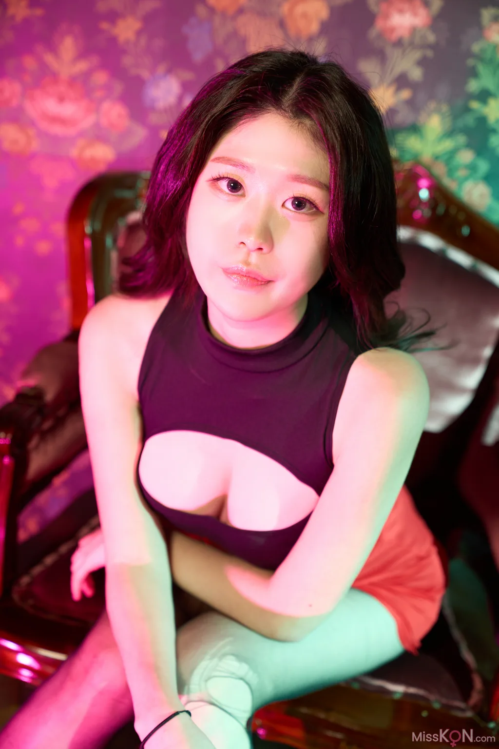 Ha Eun: Fair Skin (30 photos)