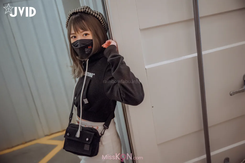 [JVID] 卯咪: 纖細身材完美的腰身天使的外表隱藏不了內心的工口平常沒拍照的她兼職做片場修片師 (124 photos + 2 videos) – Page 2