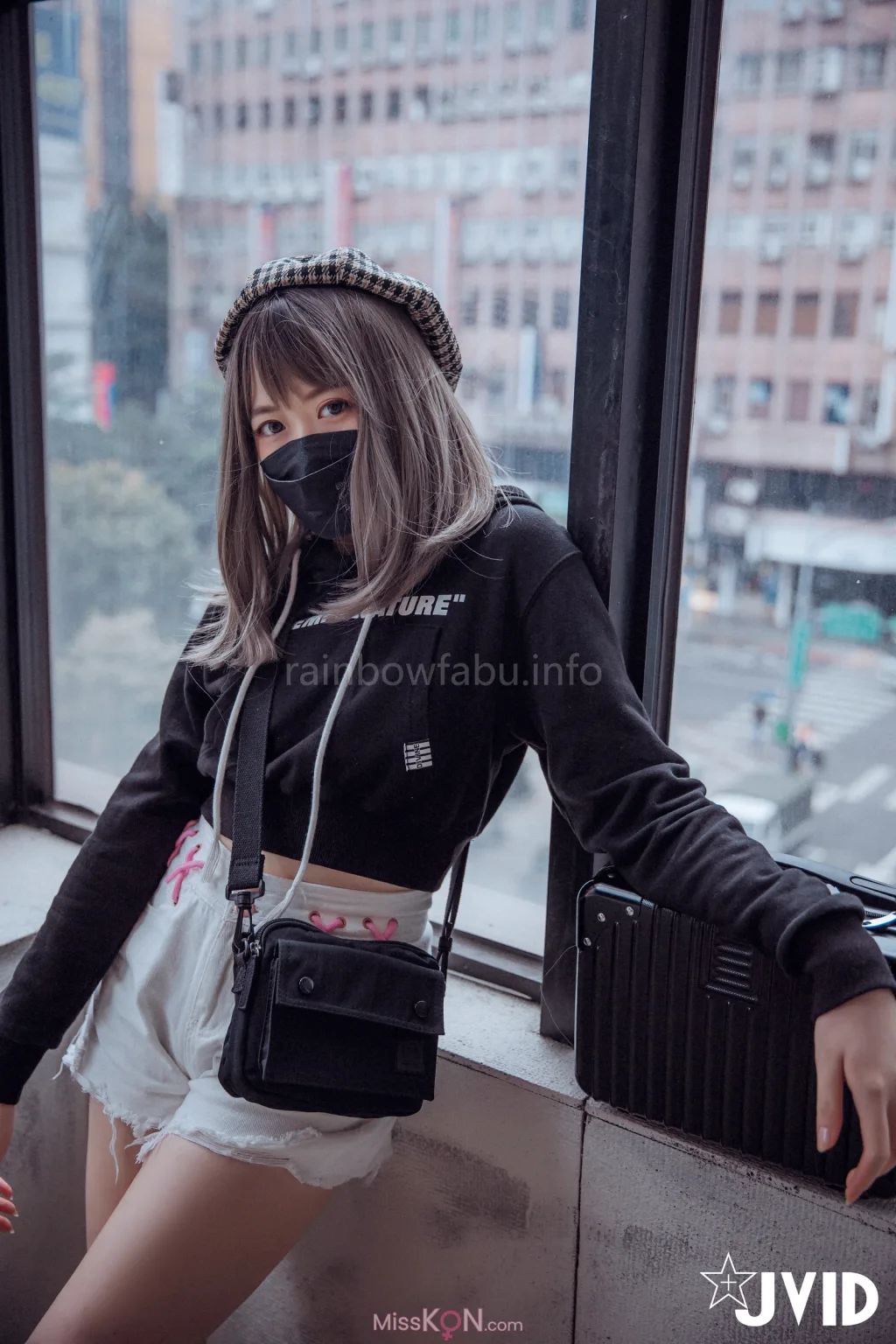 [JVID] 卯咪: 纖細身材完美的腰身天使的外表隱藏不了內心的工口平常沒拍照的她兼職做片場修片師 (124 photos + 2 videos) – Page 4